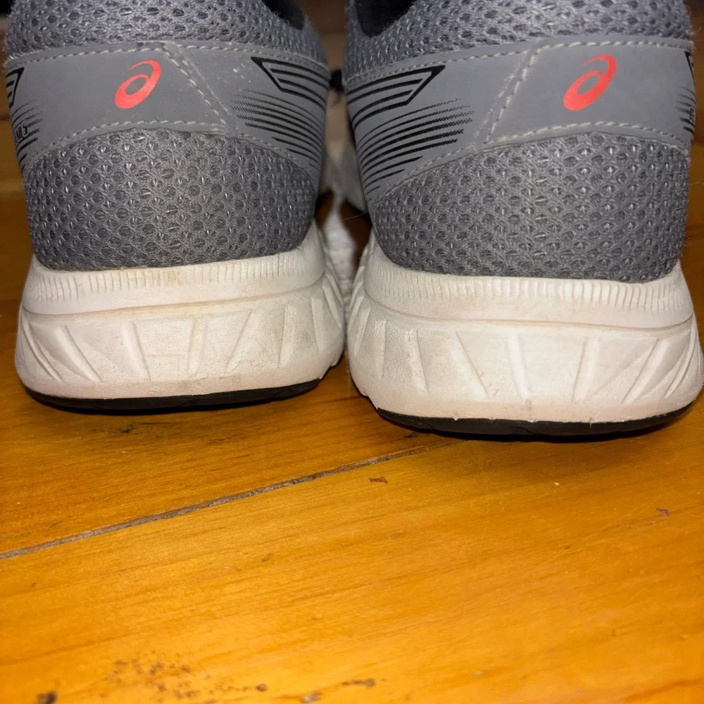 ASICS Gel Contend 5 Gray Red Running Shoes Men’s Size 9 Athletic Sneakers